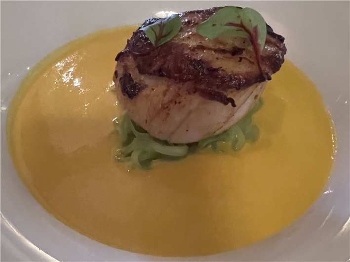scallop with carrot sauce